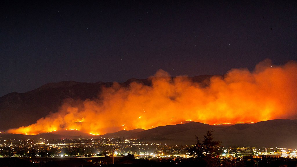 Image of the Apple Fire burning in the night north of Beaumont, CA on Friday, July 31, 2020.